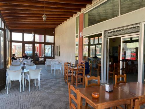 Bar-El-Descanso-Gelves-terraza-1